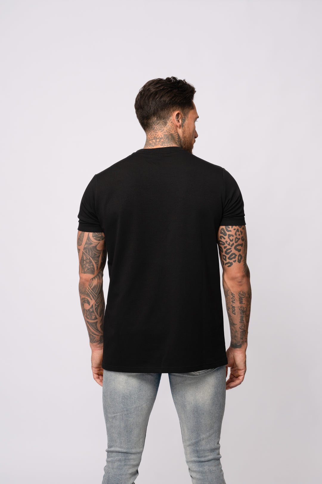 ICONIC CREST T-SHIRT | BLACK / WHITE